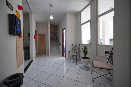 Hall de entrada de apartamento para alugar com 1 quarto, 25m² em Centro, Florianópolis