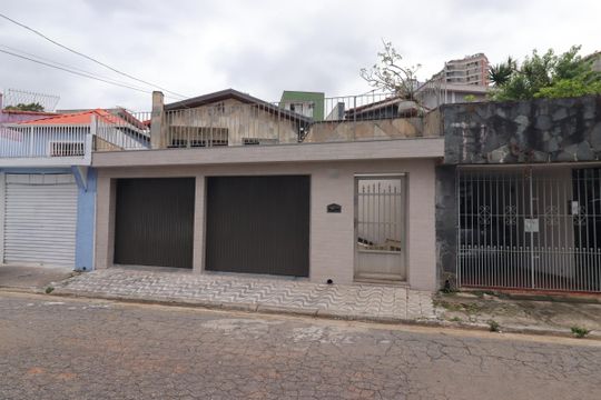 Fachada de casa para alugar com 3 quartos, 238m² em Jardim Bela Vista, Santo André