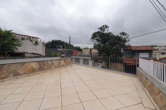 Quintal de casa para alugar com 3 quartos, 238m² em Jardim Bela Vista, Santo André