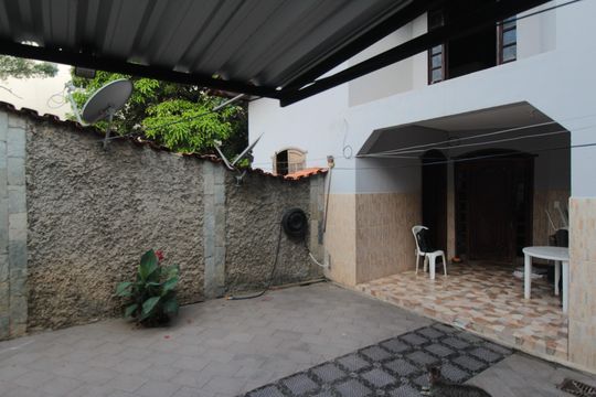 Casa 1 | Garagem de casa à venda com 7 quartos, 298m² em Floramar, Belo Horizonte