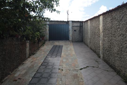 Casa 1 | Garagem de casa à venda com 7 quartos, 298m² em Floramar, Belo Horizonte