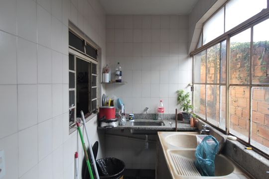 Casa 1 | Área de Serviço de casa à venda com 7 quartos, 298m² em Floramar, Belo Horizonte