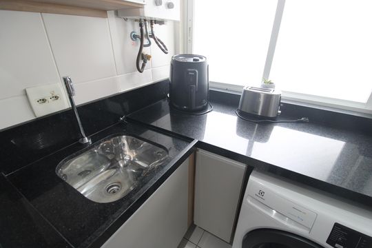 Área de serviço de apartamento para alugar com 2 quartos, 78m² em Barra Olímpica, Rio de Janeiro