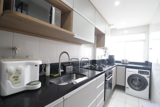 Cozinha de apartamento para alugar com 2 quartos, 78m² em Barra Olímpica, Rio de Janeiro