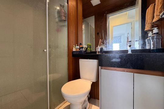 Banheiro Social de apartamento à venda com 2 quartos, 44m² em Barra Olímpica, Rio de Janeiro