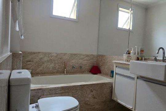 Banheiro de apartamento à venda com 4 quartos, 207m² em Perdizes, São Paulo