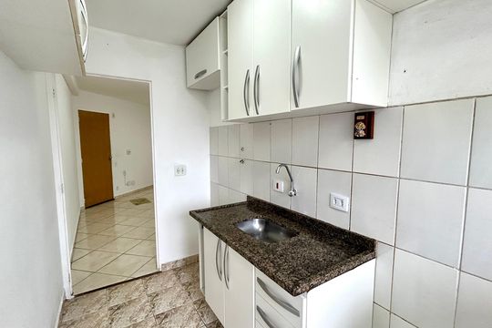 Cozinha de apartamento para alugar com 1 quarto, 50m² em Jardim Terezopolis, Guarulhos