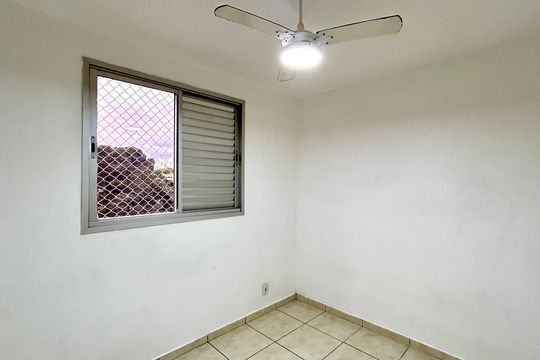 Quarto 2 de apartamento para alugar com 1 quarto, 50m² em Jardim Terezopolis, Guarulhos