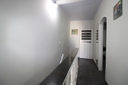 Hall de circulaçao de casa para alugar com 2 quartos, 50m² em Parque Guarani, São Paulo