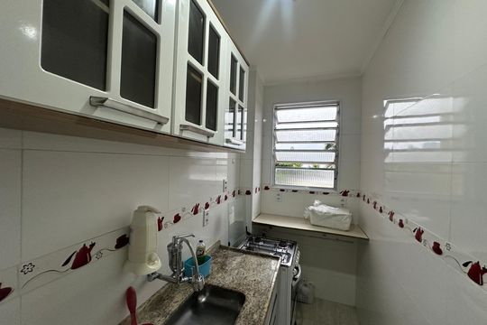 Cozinha de apartamento para alugar com 1 quarto, 38m² em Centro, São Vicente