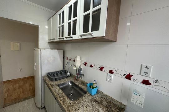 Cozinha de apartamento para alugar com 1 quarto, 38m² em Centro, São Vicente