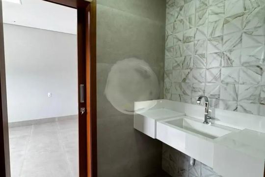 Casa à venda com 3 quartos, 198m² em Moinho dos Ventos, Goiânia