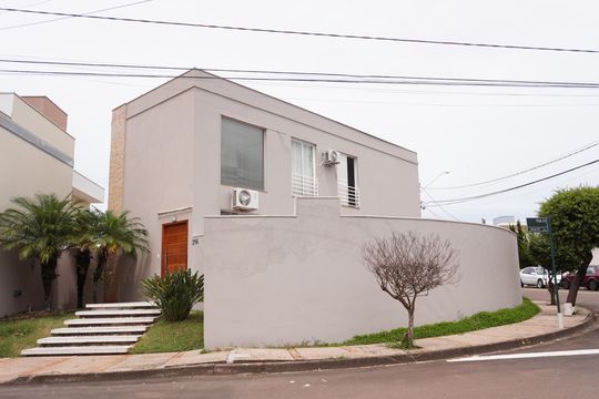 Fachada de casa de condomínio para alugar com 3 quartos, 280m² em Parque Eldorado, São Carlos