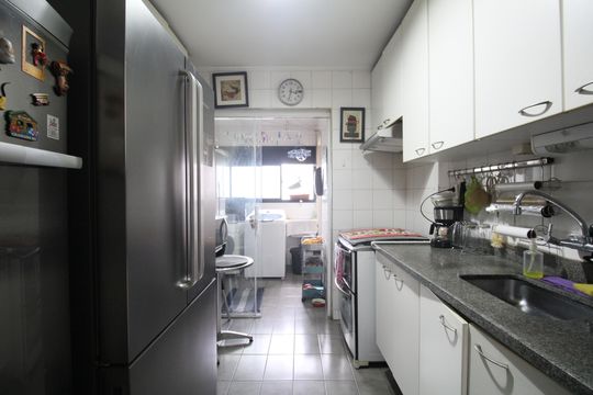 Cozinha de apartamento à venda com 3 quartos, 85m² em Vila Suzana, São Paulo