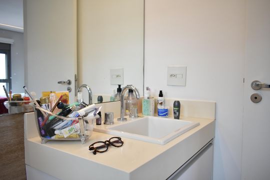 Suíte de apartamento para alugar com 1 quarto, 94m² em Mirandópolis, São Paulo