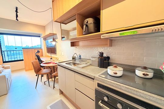 Sala/Cozinha de kitnet/studio à venda com 1 quarto, 31m² em Vila Cordeiro, São Paulo