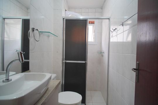 Banheiro de apartamento para alugar com 2 quartos, 69m² em Jardim Mauá, Novo Hamburgo