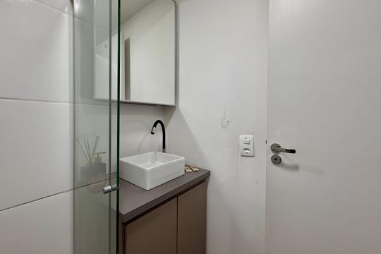 Banheiro  de kitnet/studio para alugar com 1 quarto, 18m² em Jardim Aeroporto, São Paulo