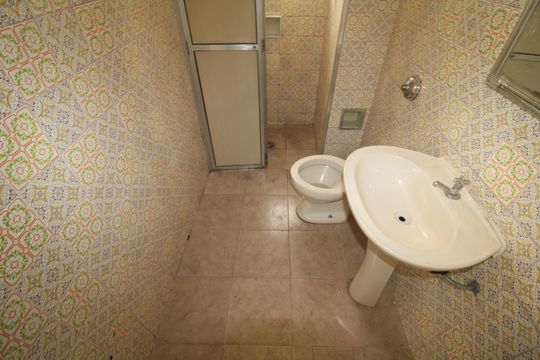 Banheiro de casa para alugar com 2 quartos, 80m² em Vila Barbosa, São Paulo
