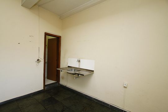 Cozinha de kitnet/studio para alugar com 1 quarto, 24m² em João Pinheiro, Belo Horizonte