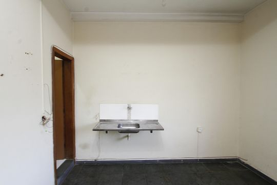 Cozinha de kitnet/studio para alugar com 1 quarto, 24m² em João Pinheiro, Belo Horizonte