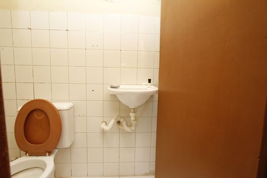 Banheiro de kitnet/studio para alugar com 1 quarto, 24m² em João Pinheiro, Belo Horizonte