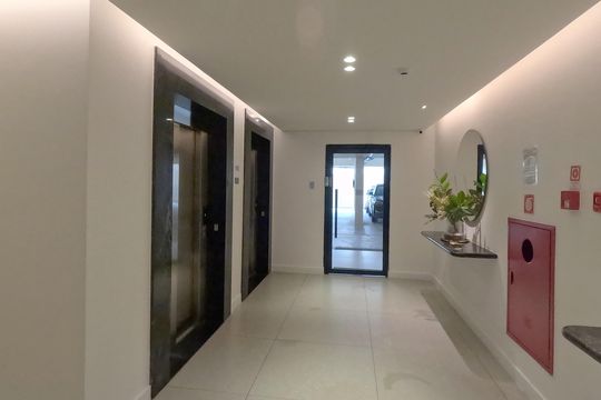 Área Comum - Elevadores de apartamento para alugar com 2 quartos, 65m² em Ponta da Praia, Santos