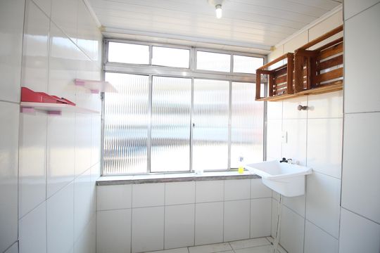 Área de Serviço de apartamento para alugar com 2 quartos, 59m² em Rubem Berta, Porto Alegre