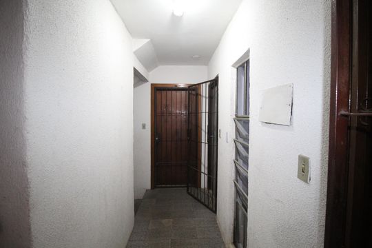 Corredor de apartamento para alugar com 2 quartos, 59m² em Rubem Berta, Porto Alegre