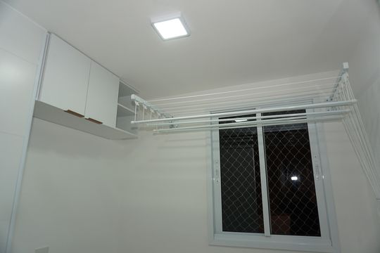 Lavanderia de apartamento para alugar com 2 quartos, 52m² em Jardim de Lourdes, Embu das Artes