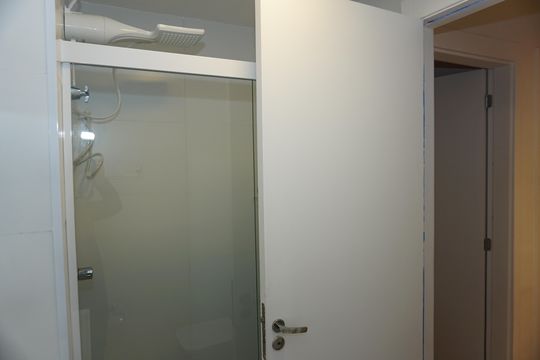 Banheiro de apartamento para alugar com 2 quartos, 52m² em Jardim de Lourdes, Embu das Artes