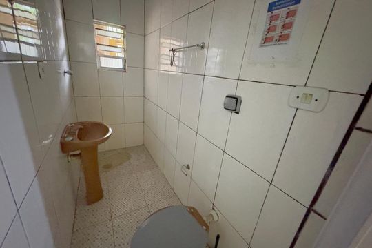 Banheiro de casa para alugar com 1 quarto, 29m² em Jardim dos Pimentas, Guarulhos