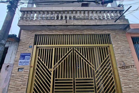 Fachada  de casa para alugar com 1 quarto, 29m² em Jardim dos Pimentas, Guarulhos