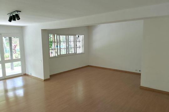 Sala de casa de condomínio para alugar com 3 quartos, 380m² em Granja Viana Ii, Cotia