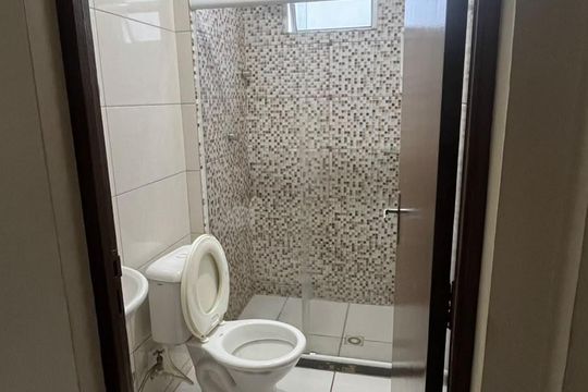 Banheiro de apartamento para alugar com 2 quartos, 44m² em Penha, Campos dos Goytacazes