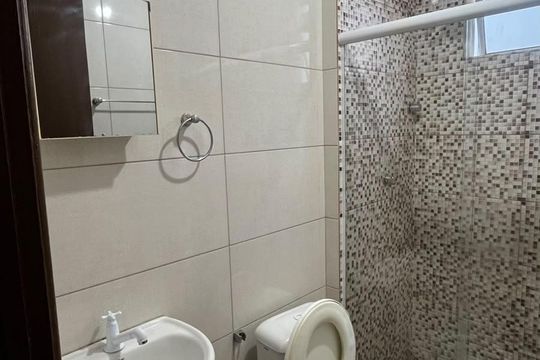 Banheiro de apartamento para alugar com 2 quartos, 44m² em Penha, Campos dos Goytacazes