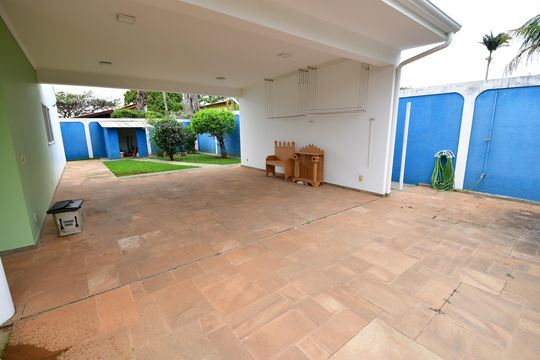 Garagem de casa de condomínio à venda com 5 quartos, 460m² em Parque Xangrilá, Campinas