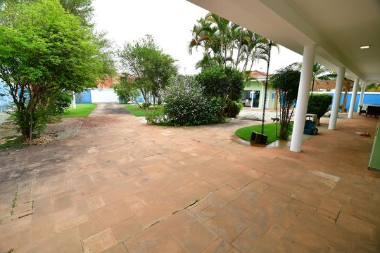 Garagem de casa de condomínio à venda com 5 quartos, 460m² em Parque Xangrilá, Campinas