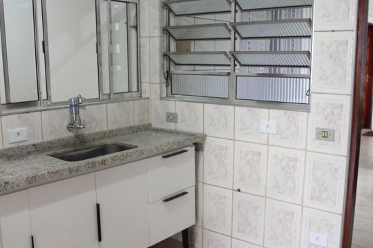 Cozinha de casa para alugar com 1 quarto, 67m² em Jardim Maria Rita, São Paulo