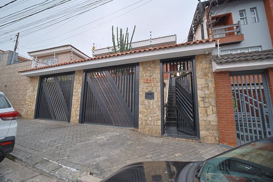 Fachada de casa à venda com 3 quartos, 300m² em Jardim Brasilia (zona Leste), São Paulo