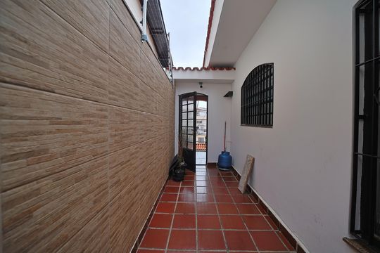 Corredor de casa à venda com 3 quartos, 300m² em Jardim Brasilia (zona Leste), São Paulo