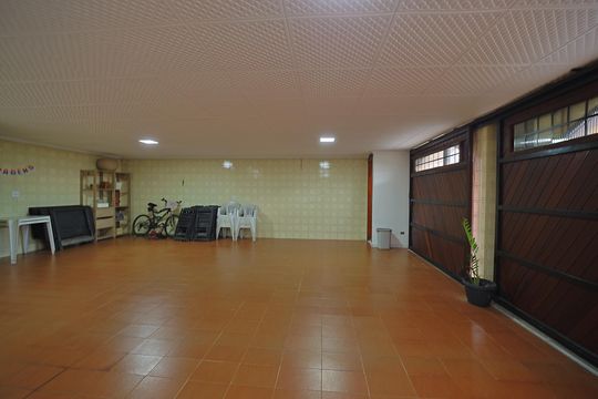 Garagem de casa à venda com 3 quartos, 300m² em Jardim Brasilia (zona Leste), São Paulo