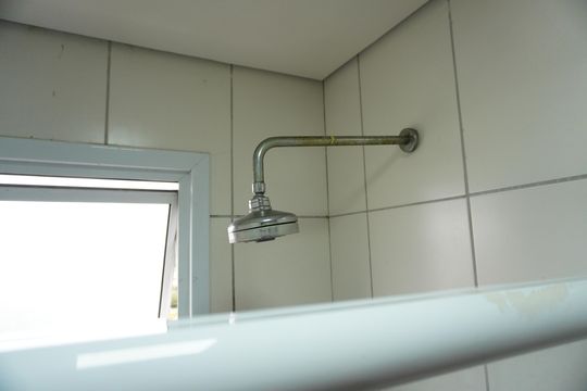 Banheiro da Suíte de apartamento à venda com 2 quartos, 58m² em Jardim Sao Domingos, Americana