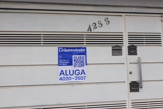 Fachada de casa para alugar com 2 quartos, 247m² em Jardim Casa Pintada, São Paulo