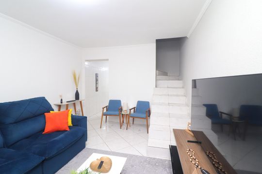 Casa para alugar com 2 quartos, 247m² em Jardim Casa Pintada, São Paulo