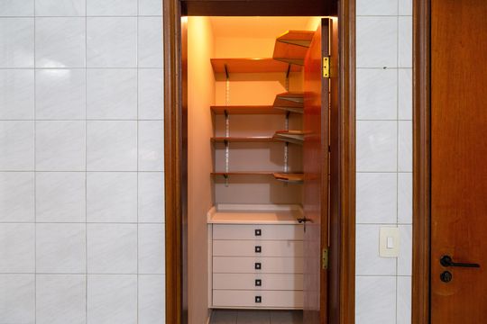 Cozinha de apartamento para alugar com 3 quartos, 130m² em Vila Galvão, Guarulhos