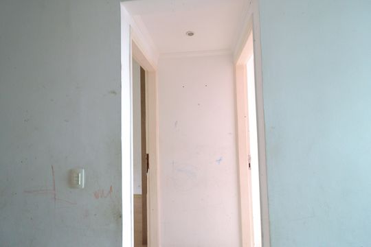 Corredor de apartamento à venda com 2 quartos, 51m² em Jardim Regis, São Paulo