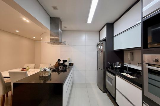 Cozinha de apartamento à venda com 2 quartos, 73m² em Campo Belo, São Paulo