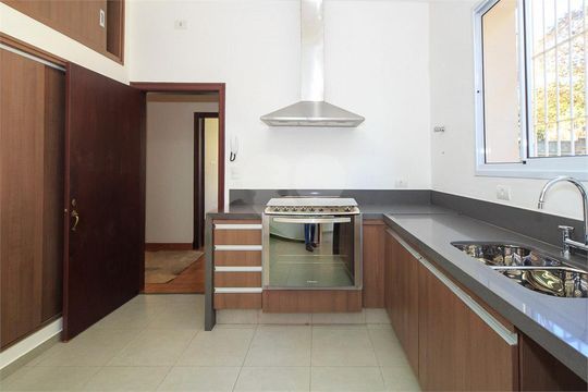 Casa à venda com 3 quartos, 240m² em Santo Amaro, São Paulo