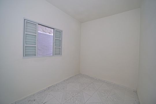 Quarto 2 de casa para alugar com 2 quartos, 60m² em Vila Paulistania, São Paulo